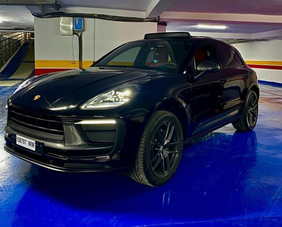 PORSCHE MACAN T 2024
